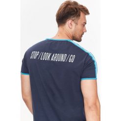 T-SHIRT MĘSKI Z KONTRASTOWYMI PASKAMI. Bluzki z długim rękawem marki TOP SECRET. W wyprzedaży za 19.99 zł.