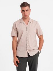 Męska koszula z krótkim rękawem i kubańskim kołnierzem - jasnobrązowa V6 OM-SHSS-0168 - XXL. Brązowe koszule Ombre Clothing, na lato, l, bez wzorów, z bawełny, bez kołnierzyka, bez ramiączek. W wyprzedaży za 149.99 zł.