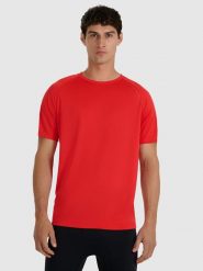 4F Koszulka w kolorze czerwonym do biegania rozmiar: L. Czerwone t-shirty sportowe 4F, bez wzorów, z materiału, bez ramiączek, do biegania. Za 49.95 zł.