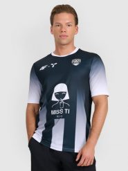 4F Koszulka klubowa domowa z sezonu 2024/25 męska 4F x Mazur Radzymin - niebieska 3XL. Niebieskie t-shirty 4F, m, bez wzorów, z dzianiny, bez kołnierzyka, bez ramiączek. Za 169.99 zł.