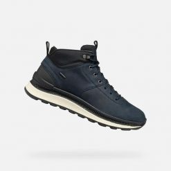 Buty Geox Spherica Acif X2 ABX. Czarne buty turystyczne Geox, bez wzorów, z futra, bez zapięcia, trekkingowe. Za 650.80 zł.