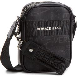 Saszetka VERSACE JEANS - E1YSBB22 70723 899. Czarne saszetki i nerki marki Versace Jeans, z jeansu. W wyprzedaży za 289.00 zł.