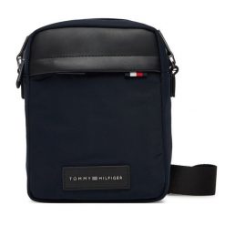 Saszetka Tommy Hilfiger. Niebieskie torby na ramię Tommy Hilfiger, bez wzorów, z nylonu, małe, bez dodatków. Za 309.99 zł.
