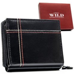 Skórzany portfel męski w czarnym kolorze z systemem RFID zamykany na zatrzask i suwak - Always Wild. Czarne portfele Always Wild, bez wzorów, ze skóry. Za 53.99 zł.