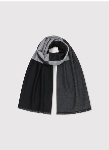 PAKO LOTRENTE – Szaro-czarny szal meski. Czarne szaliki Pako Lorente, bez wzorów, z wiskozy. Za 99.99 zł.