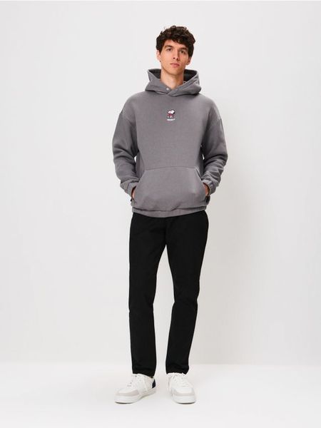 Bluza hoodie z haftem Peanuts - szary. Szare bluzy bez kaptura Sinsay, l, bez wzorów, bez kaptura. Za 69.99 zł.