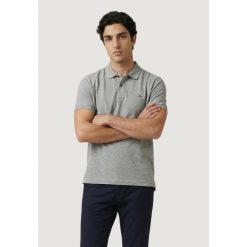 Polo z krótkim rękawem Mężczyzna GANT REG SHIELD SS PIQUE POLO. Szare koszulki polo GANT, m, bez wzorów, bez kołnierzyka, bez ramiączek. Za 333.00 zł.