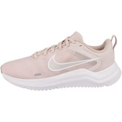 Tenisówki Nike Model Downshifter 12 Womens Kolor Rose. Białe trampki Nike, bez wzorów, bez zapięcia. Za 311.00 zł.