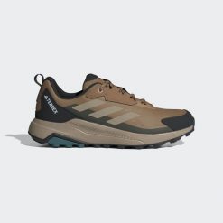 Buty trekkingowe adidas Terrex Anylander. Brązowe trekkingi Adidas, bez wzorów, z materiału, bez zapięcia. Za 329.00 zł.