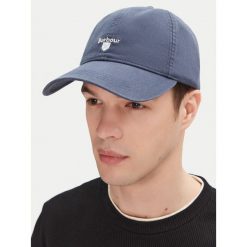 Czapka z daszkiem Barbour. Niebieskie czapki z daszkiem Barbour, bez wzorów. Za 129.99 zł.