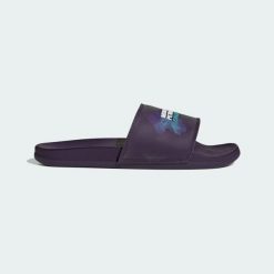 KLAPKI ADILETTE COMFORT SLIDES MERCEDES AMG PETRONAS F1 TEAM. Fioletowe klapki Adidas, z materiału. Za 239.00 zł.