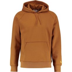 Carhartt WIP CHASE Bluza z kapturem hamilton brown/gold. Bluzy marki Carhartt WIP. Za 289.00 zł.