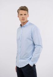 Koszula bawełniana, Slim Fit, K-SAMI. Niebieskie koszule Volcano, l, bez wzorów, z bawełny, bez kołnierzyka, bez ramiączek. Za 139.99 zł.