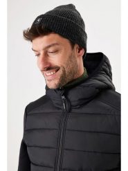 Garcia Czapka beanie w kolorze antracytowym rozmiar: onesize. Czarne czapki zimowe Garcia, z aplikacjami, z materiału. Za 74.81 zł.