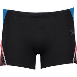 Kąpielówki w kolorze czarno-niebiesko-czerwonym. Kąpielówki marki Speedo. W wyprzedaży za 121.95 zł.