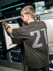 4F Fornal Size: T-shirt z nadrukiem 4F | Tomasz Fornal - szary S. Szare t-shirty 4F, m, z aplikacjami, z bawełny, bez kołnierzyka, bez ramiączek. Za 129.99 zł.