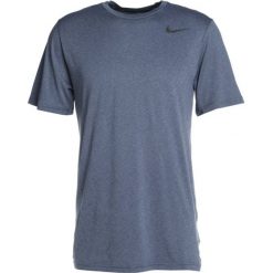 Nike Performance BREATHE HYPER DRY Tshirt z nadrukiem light carbon/thunder blue/hyper crimson. T-shirty marki Nike Performance, z nadrukiem, z materiału. W wyprzedaży za 125.10 zł.