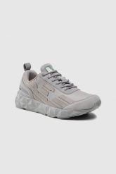 EA7 Szare sneakersy męskie z dużym logo. Szare buty sportowe casual EA7 Emporio Armani, bez wzorów, bez zapięcia. W wyprzedaży za 499.99 zł.