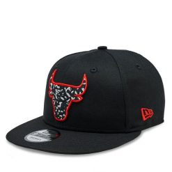Czapka New Era. Czarne czapki zimowe New Era, bez wzorów. Za 189.99 zł.
