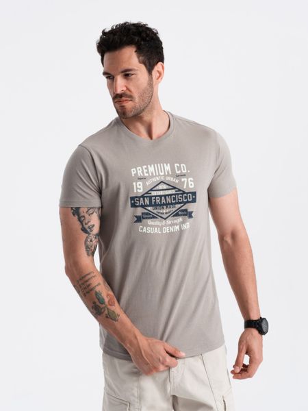 Męski bawełniany t-shirt z nadrukiem San Francisco – popielaty V4 - Rozmiar: L. Szare t-shirty Ombre Clothing, l, bez wzorów, z bawełny, bez kołnierzyka, bez ramiączek. W wyprzedaży za 19.99 zł.