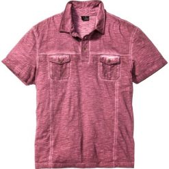 Shirt polo z efektem wytarcia bonprix czerwony klonowy. Koszulki polo marki bonprix. Za 54.99 zł.