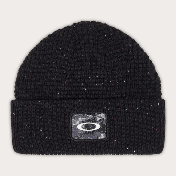 Oakley Czapka Ellipse Patch Waffle Beanie Fos901658-02E. Czarne czapki zimowe Oakley, bez wzorów. Za 118.99 zł.