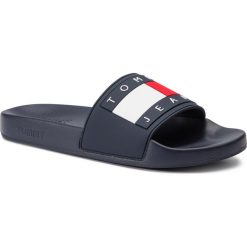 Klapki TOMMY JEANS - Flag Pool Slide EM0EM00284 Midnight/403. Klapki marki Tommy Jeans. Za 229.00 zł.
