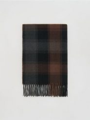 Szalik w kratkę - ciemnobrązowy. Brązowe szaliki Reserved, bez wzorów. Za 79.99 zł.