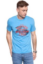 MUSTANG T SHIRT Alex C Print 1009508 5094. T-shirty Mustang, m, bez wzorów, bez kołnierzyka, bez ramiączek. W wyprzedaży za 39.99 zł.