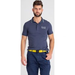 POLO EA7 Emporio Armani. Niebieskie koszulki polo sportowe EA7 Emporio Armani, l, bez wzorów, z bawełny, bez kołnierzyka, bez ramiączek. Za 233.40 zł.
