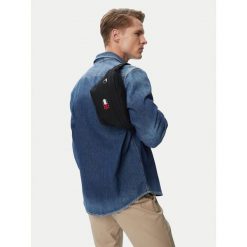 Nerka Tommy Jeans. Czarne saszetki i nerki Tommy Jeans, bez wzorów, z jeansu. Za 209.99 zł.