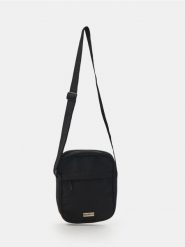 Saszetka na ramię - czarny. Czarne torby na ramię Sinsay, bez wzorów, na ramię, małe, bez dodatków. Za 29.99 zł.