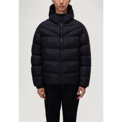 Kurtka puchowa Mężczyzna NAPAPIJRI A-MOLVENO HOOD. Czarne kurtki Napapijri, m, bez wzorów, z poliesteru, bez kaptura. W wyprzedaży za 831.15 zł.