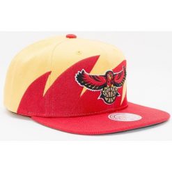 Mitchell & Ness Czapka NBA Atlanta Hawks Snapback Czerwono-Złota. Żółte czapki z daszkiem Mitchell & Ness, bez wzorów. Za 176.99 zł.