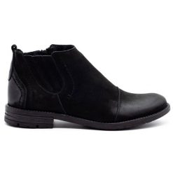 KOMODO Buty męskie zimowe 872K czarne. Czarne botki sznurowane na zimę, bez wzorów, ze skóry, bez obcasa, bez zapięcia. Za 438.49 zł.