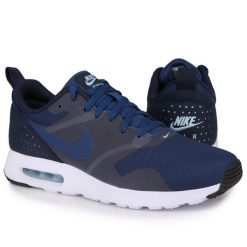 Buty męskie sportowe Nike AIR MAX TAVAS. Białe buty sportowe casual Nike, bez wzorów, bez zapięcia, nike air max. W wyprzedaży za 319.00 zł.