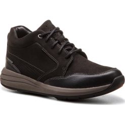 Trzewiki CLARKS - Un Coast Dry 261382937 Black Nubuck. Czarne botki sznurowane Clarks, bez wzorów, z materiału, bez obcasa, bez zapięcia. W wyprzedaży za 369.00 zł.