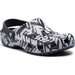 Klapki CROCS - Classic Graphic II Clog 205322 Light Grey/Black. Klapki marki Crocs. W wyprzedaży za 139.00 zł.