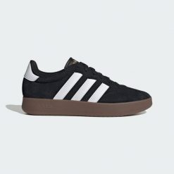 Buty Barreda. Białe buty trekkingowe Adidas, bez wzorów, z tkaniny, bez zapięcia, trekkingowe. Za 226.99 zł.