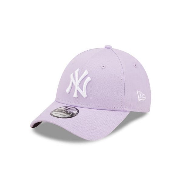 Czapka z daszkiem New Era MLB New York Yankees. Białe czapki z daszkiem New Era, bez wzorów. Za 113.20 zł.