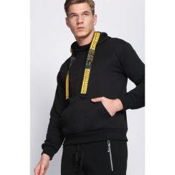 Czarna Bluza Advanced. Bluzy z kapturem marki Born2be. Za 79.99 zł.