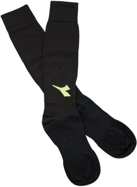 Skarpety Piłkarskie Diadora Sock Training Czarne. Czarne skarpety Erima, bez wzorów, z bawełny. Za 99.99 zł.
