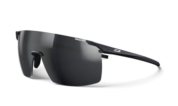 Okulary fotochromowe JULBO Faster M - Reactiv 0-3 - Black. Czarne okulary przeciwsłoneczne JULBO. Za 799.00 zł.