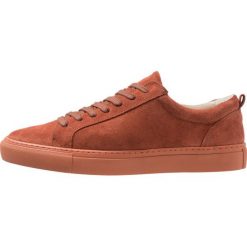 Shoe The Bear COLE Sneakersy niskie rust. Buty sportowe casual marki Shoe The Bear. Za 419.00 zł.