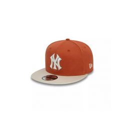 Czapka typu snapback New Era MLB New York Yankees. Białe czapki z daszkiem New Era, bez wzorów. Za 202.95 zł.