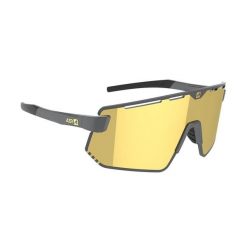 Okulary przeciwsłoneczne z węglowego materiału hydrofobowego AZR Flash RX. Czarne okulary przeciwsłoneczne AZR. Za 383.00 zł.