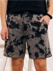 Szorty z motywem tie-dye - szary. Szare krótkie spodenki sportowe Sinsay, l, bez wzorów. W wyprzedaży za 22.99 zł.