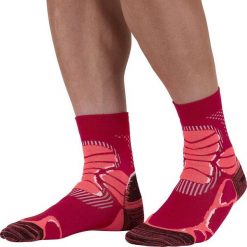 Skarpetki Monnet Extra Light Mid. Czerwone skarpety MONNET, bez wzorów. Za 185.50 zł.