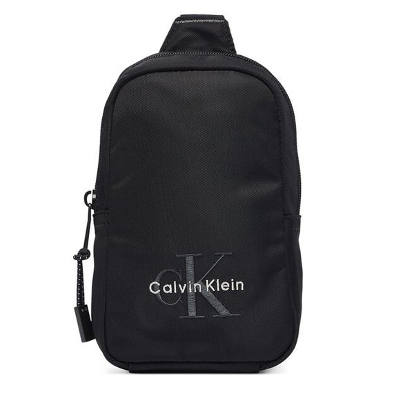 Saszetka Calvin Klein. Czarne torby na ramię CALVIN KLEIN, bez wzorów, małe, bez dodatków. Za 249.99 zł.