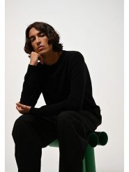 AUTHENTIC CASHMERE Kaszmirowy sweter "Aigliére" w kolorze czarnym rozmiar: M. Czarne swetry nierozpinane AUTHENTIC CASHMERE, m, bez wzorów, z kaszmiru, bez kołnierzyka, bez ramiączek. Za 413.99 zł.